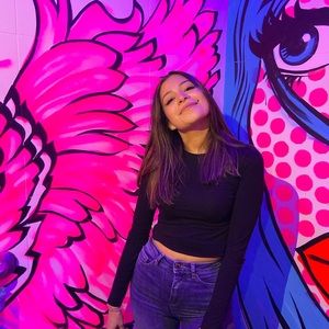 Meet your Posher, Shakira